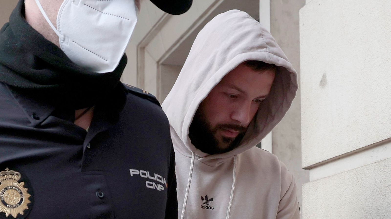 [OUHUA] 假警察抢劫华商两万欧元案告破 劫匪可以交保6000欧元保释